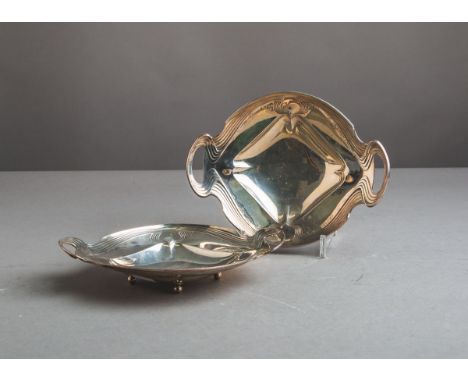 Paar Schalen 925 Sterlingsilber, m. seitl. Handhaben im Jugendstil-Dekor, gestempelt:Halbmond u. Krone / 925, Gr. je ca. 25,5