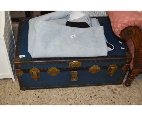 A Victor packing trunk