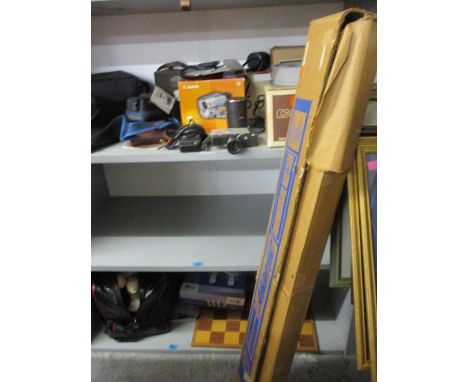 A quantity of photographic equipment to include a Sankyo 8mm camera, together with projector equipment 