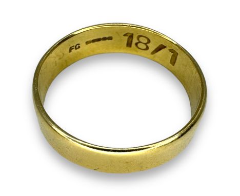 18ct gold band ring. Size S. Approximate weight 4.47 grams.&nbsp;