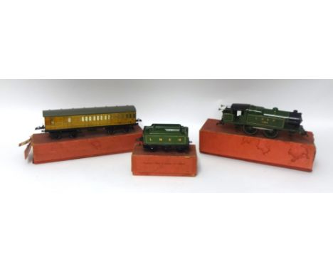 Hornby O gauge LNER engine (damaged), carriage and tender, late 1940's boxed.