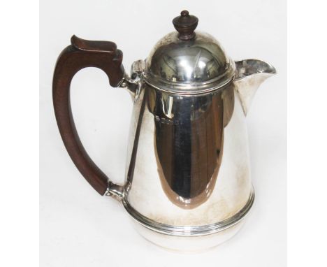 A silver coffee pot, William Neale, Birmingham 1922, gross wt. 9 3/4oz.  