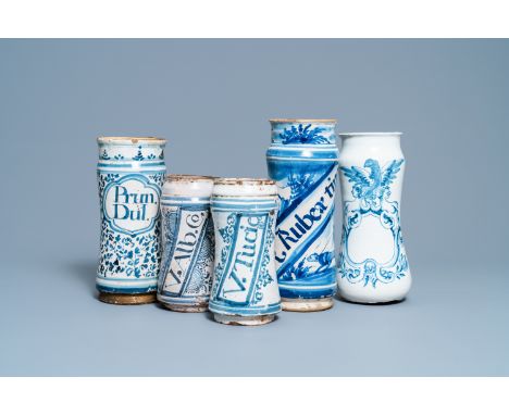 Full title: A collection of five Spanish blue and white albarello-type drug jars, 17th C.Description: H.: 30 cm (the tallest 
