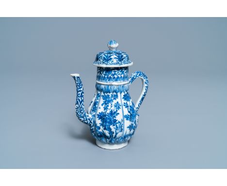 Full title:  A tall Chinese blue and white teapot and cover, KangxiDescription: H.: 17 cm - L.: 14 cmPlease contact us to let