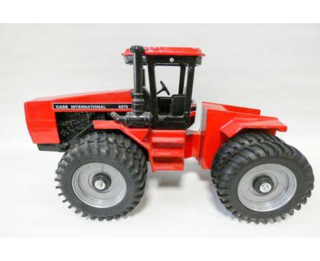 ERTL scale model case international 9270 eight-wheel tractor