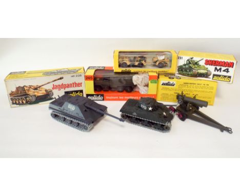 A Solido metal die-cast collection of military vehicles and tanks 