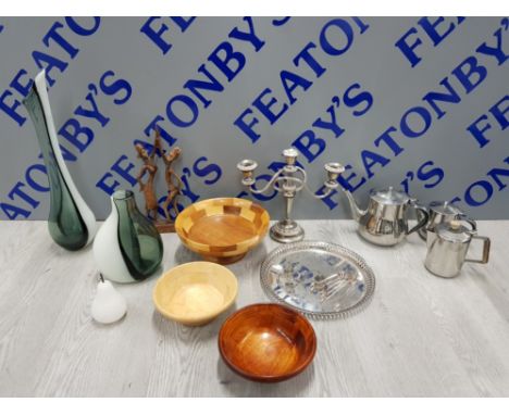 MIXED ITEMS INCLUDING SILVER PLATED CANDLESTICK HOLDER, SILVER PLATED DISH, STAINLESS STEEL COFFEE POTS, WOODEN BOWLS AND 2 B