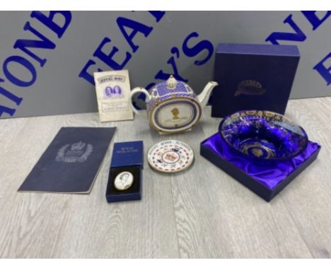 LOT OF COMMEMORATIVE ITEMS SURROUNDING THE ROYAL FAMILY INCLUDING RINGTONS BOWL TO CELEBRATE THE 80TH BIRTHDAY OF HER MAJESTY