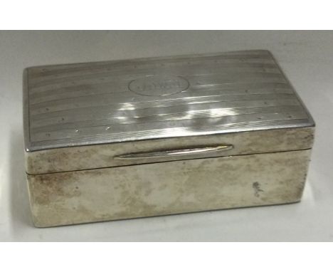 A heavy engine turned silver shaving box. Birmingham. Approx. 203 grams of gross weight. Est. £50 - £80.