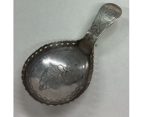 A George III silver caddy spoon. Birmingham 1807. Approx. 8 grams. Est. £50 - £80.