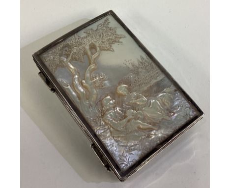 A fine early 18th Century silver and MOP snuff box with carved decoration. Approx. 116 grams. Est. £400 - £600.