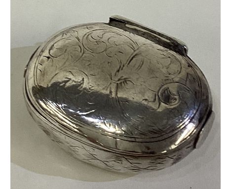 A 17th Century William and Mary silver squeeze sided snuff box. Approx. 20 grams. Est. £300 - £400.