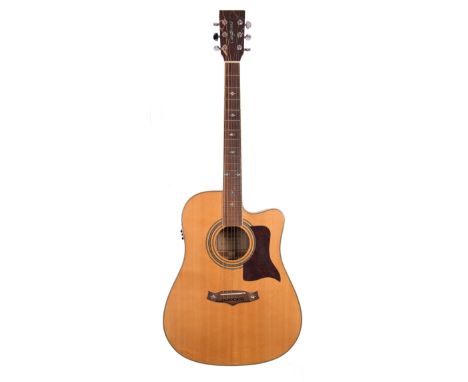 Tanglewood TW-115AS-CE electro-acoustic guitar; Back and sides: mahogany; Table: spruce; Fretboard: rosewood; Frets: good; El