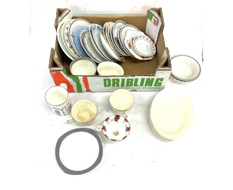 Large selection of pottery to include Crown Ducal, Midwinter etc 