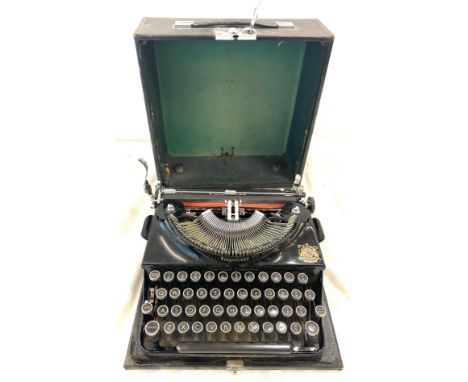 Vintage cased Imperial typewriter 