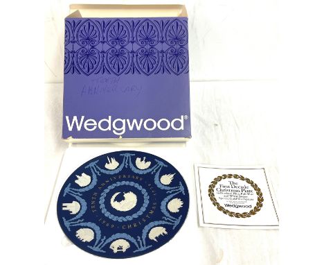 Wedgwood Jasperware 10th Anniversary Christmas Plate 1968 - 1978 The first decade Dark Blue Boxed 