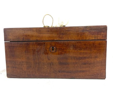 Chinese tea caddy with key, interior 
