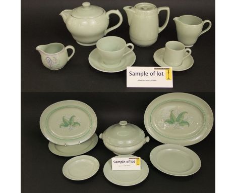 A very extensive collection of Spode Flemish Green pattern wares including oval graduated dinner plates, numerous tureens and