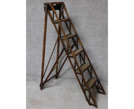 A vintage library step ladder H.155cm 