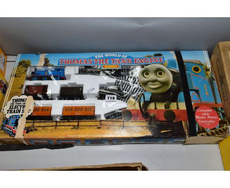 A BOXED HORNBY RAILWAYS 00 GAUGE THOMAS THE TANK ENGINE TRAIN SET, No R181, comprising Thomas (R354) coaches 'Annie' and 'Cla