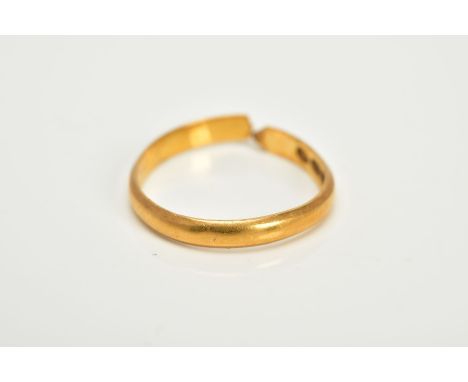 A 22CT GOLD WEDDING BAND, plain polished design, hallmarked 22ct gold London, approximate gross weight 1.7 grams (Condition R