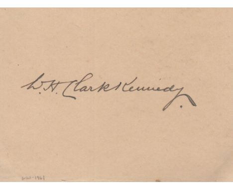 VICTORIA CROSS: Selection of small 12mo signed pieces and cards etc., by various recipients of the Victoria Cross comprising 