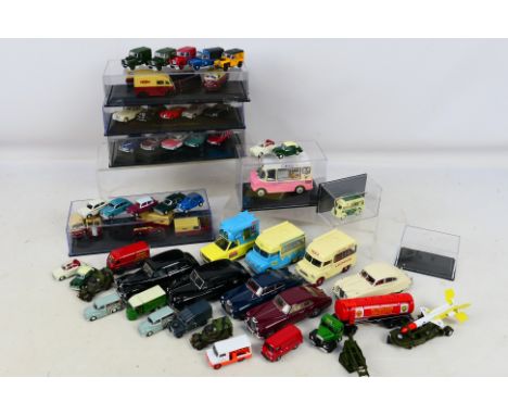 Oxford Diecast - Over 30 predominately unboxed diecast model vehicles in various scales from Oxford Diecast. Lot includes #43