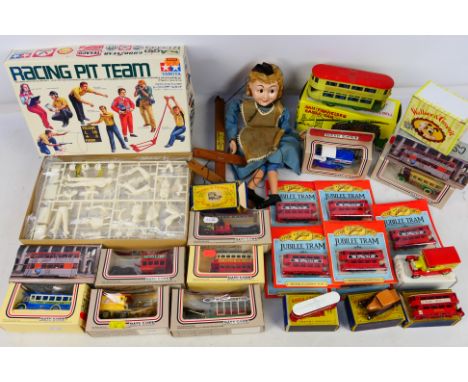 Lledo - Tamiya - Hazelles - Other A miscellany of diecast and plastic model vehicles, a plastic kit, toy figure, and a vintag