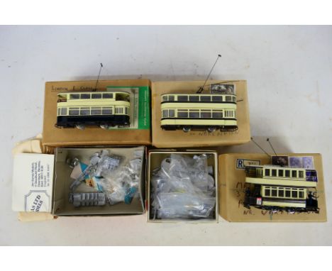 Jim Varney Models - Others - A collection of three built white metal 1:76 scale model trams with an incomplete Varney Models 