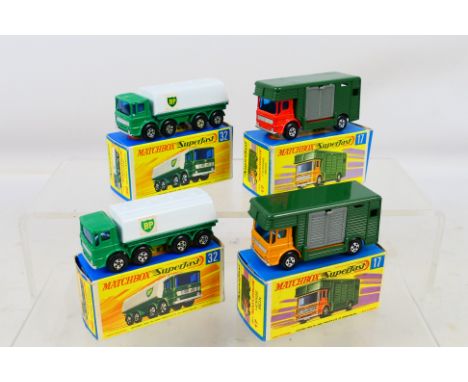 Matchbox - Superfast - 4 x boxed trucks, AEC Horse Box with red cab and 2 x loose white horses # 17 AEC Horse Box with orange