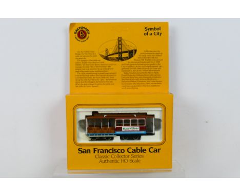 Bachmann - A boxed Bachmann HO gauge #41-0605 G1 'Powell & Hyde' San Francisco Cable Car. Model appears Mint in a Good box wi