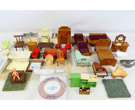 Crescent - George & Barbara Mariott - Others - A collection of dolls house furniture in several scales includes a cast metal 