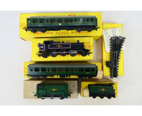 Tri-ang - A predominately boxed group Tri-ang TT gauge locomotives, tender and set of points. Lot includes Tri-ang T190 Diese