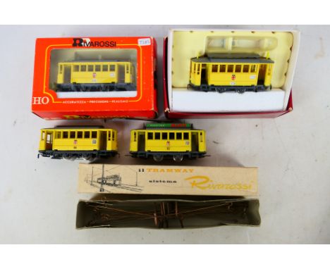 Rivarossi - A Rivarossi unboxed motorised power car with trailer plus two boxed Rivarossi #6420 tram trailers, and a boxed Ri