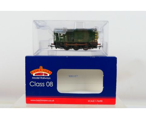 Bachmann Branchline - A boxed 8DCC OO gauge Bachmann Branchline #32-117 Class 08 Diesel Shunter 'D3963' in BR Green with Wasp
