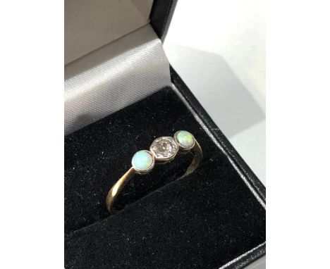 18ct gold diamond and opal ring weight 2g 