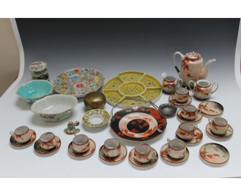 A QUANTITY OF JAPANESE AND CHINESE CERAMICS ETC, to include a lidded pot with enamel decoration depicting warriors on horseba