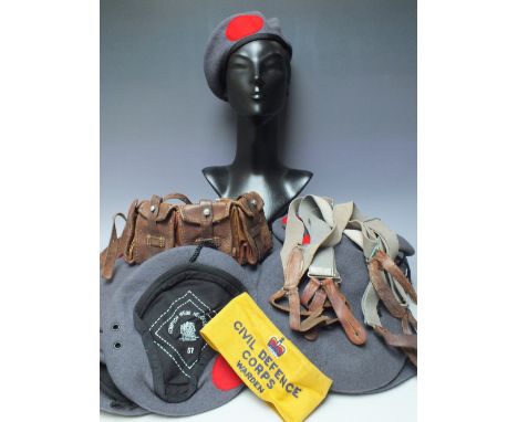 A VINTAGE WW1 LEATHER FIVE POUCH AMMUNITION BELT / BANDOLIER, together with a quantity of British Military Wool Berets, and a