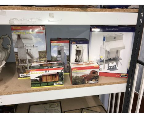 Six boxed railway models, Hornby, Bachmann etc