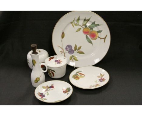 Four boxes of Royal Worcester Evesham pattern china.