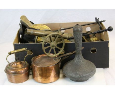 Box of mixed vintage Metalware to include; Brass, Copper, Fireside Tools etc