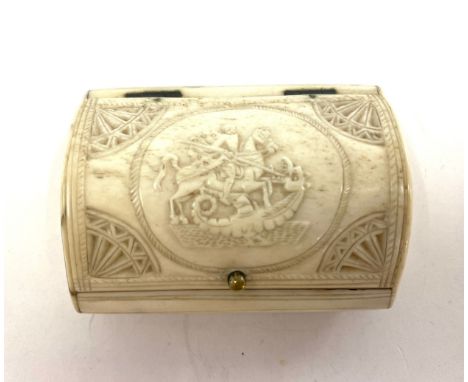 Early 19th century Napoleonic prisoner of war bone snuff box, St George and Dragon carved into the lid 