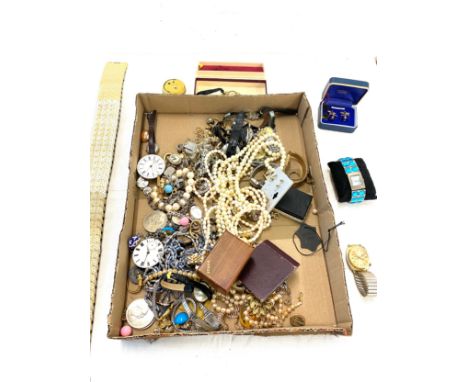 Box of assorted vintage costume jewellery 