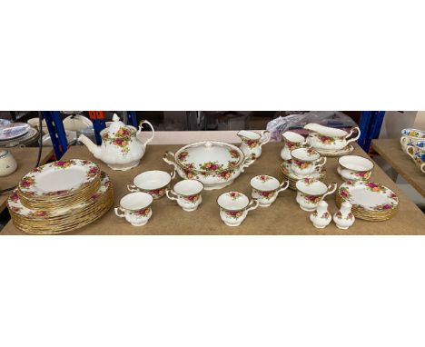 Large selection Royal Albert Old Country Rose, to include teapot, 2 jugs, 6 cups and saucers, 8 dinner plates, 8 side plates,