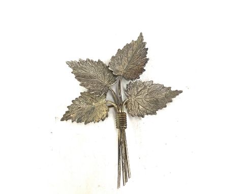 Antique Charles Horner silver 4 Leaf brooch measures approx 6.5cm by 5.5cm 