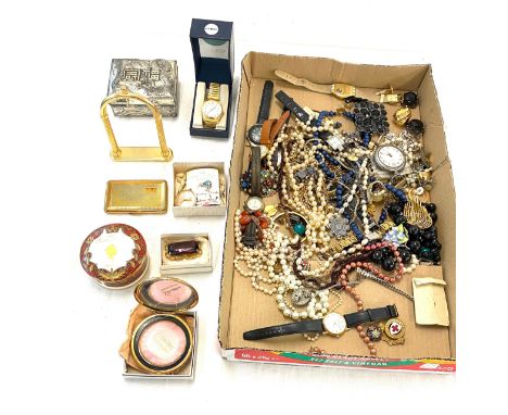 Box of assorted vintage costume jewellery 