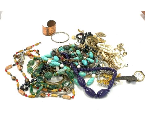 Selection of vintage and later costume jewellery 