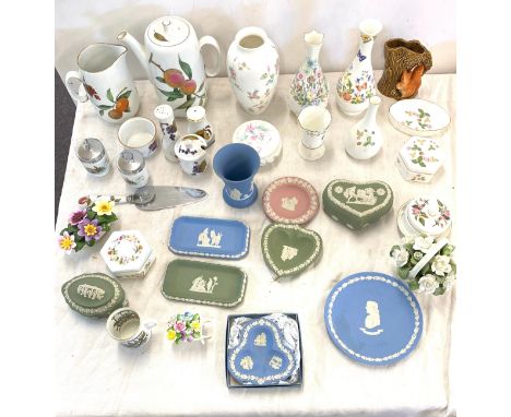 Large selection of named pottery includes Royal Worcester, Aynsley, Wedgwood etc 