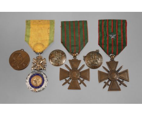 Konvolut Orden FrankreichMilitärverdienstmedaille 1870, Silber, mittig vergoldeter "Frauenkopf der Republik" und Umschrift im