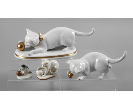 Thüringen Sammlung Katzen beim Ballspielvier Stück, um 1920/30, gemarkt, naturalistische Ausformung mit dezenter Goldstaffage